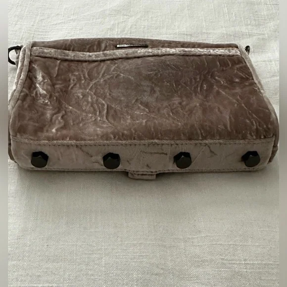 Rebecca Minkoff crossbody bag. - Picture 6 of 10